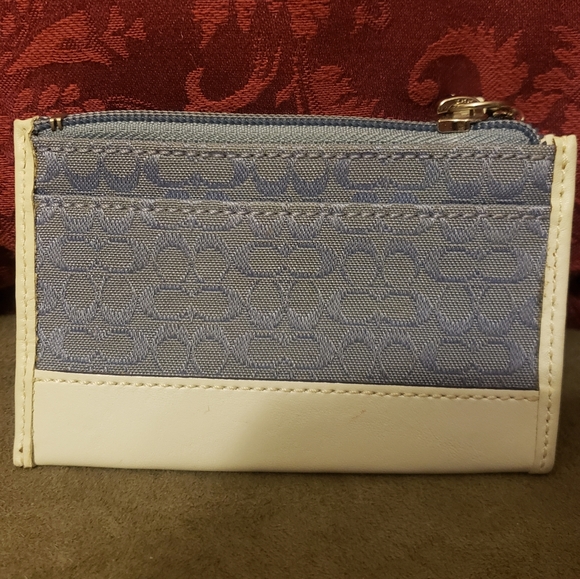 Beautiful blue and white COACH coin purse - Picture 2 of 6